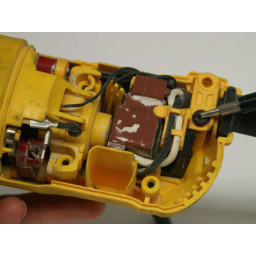 Замена выключателя питания DeWalt D28110